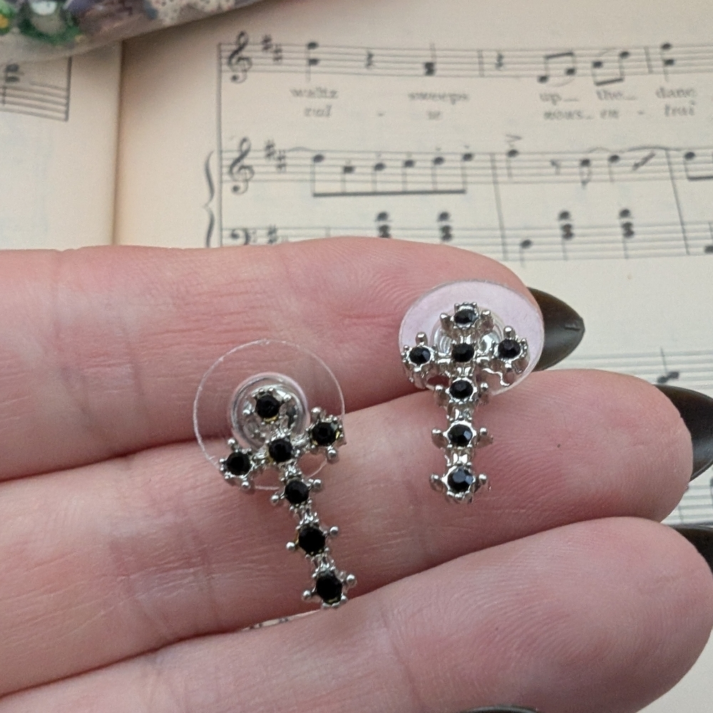 Vintage Black and Silver Cross Earrings